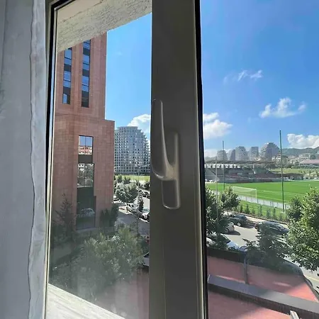 Great Apartament Near & Blloku Area Apartmán Tirana